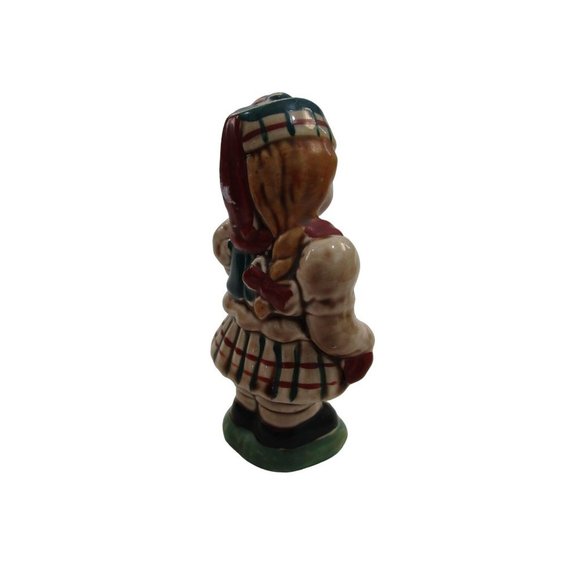 Vintage Scottsh Lass Girl In Kilt with Doll Salt Pepper Shaker Cork Stopper EUC - Picture 5 of 16